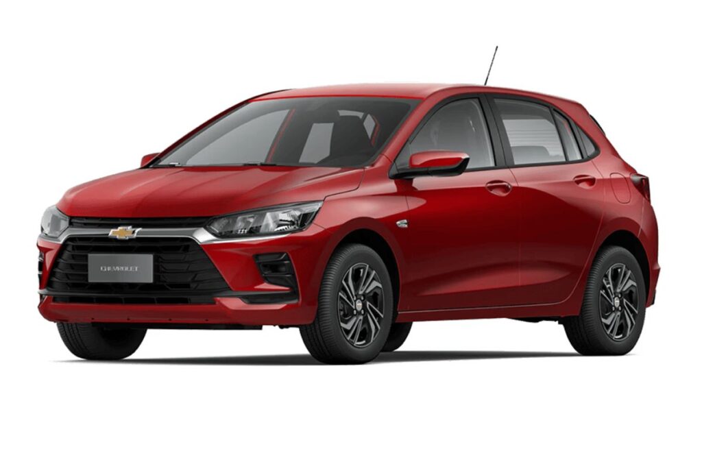 Chevrolet Onix 1.0 com desconto de R$15 mil antes da Black Friday, destaque para design e tecnologia.