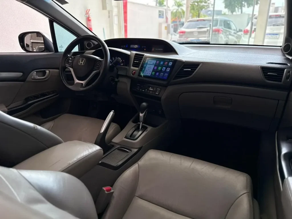 interior do honda civic 2013